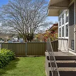 Light & Bright! 3 Bedroom Cottage, East Toowoomba!