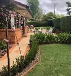 Hedge House - Luxury, Space, Style, Great Location