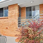 The Neo Stylish Central Apartment With Aircon Courtyard And Netflix