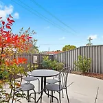 The Neo Stylish Central Apartment With Aircon Courtyard And Netflix