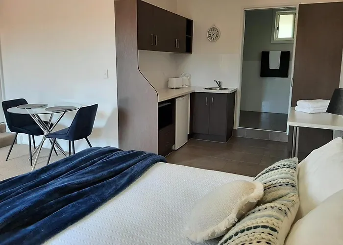 Tourist Road - Studio Unit - East Toowoomba