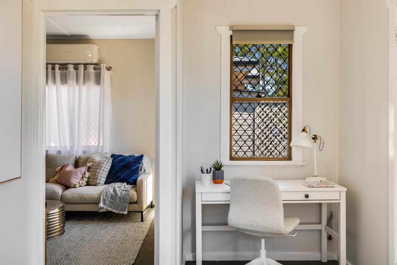 Cute & Cheerful! Close To Cbd & Gorgeous Parkland! Holiday home *