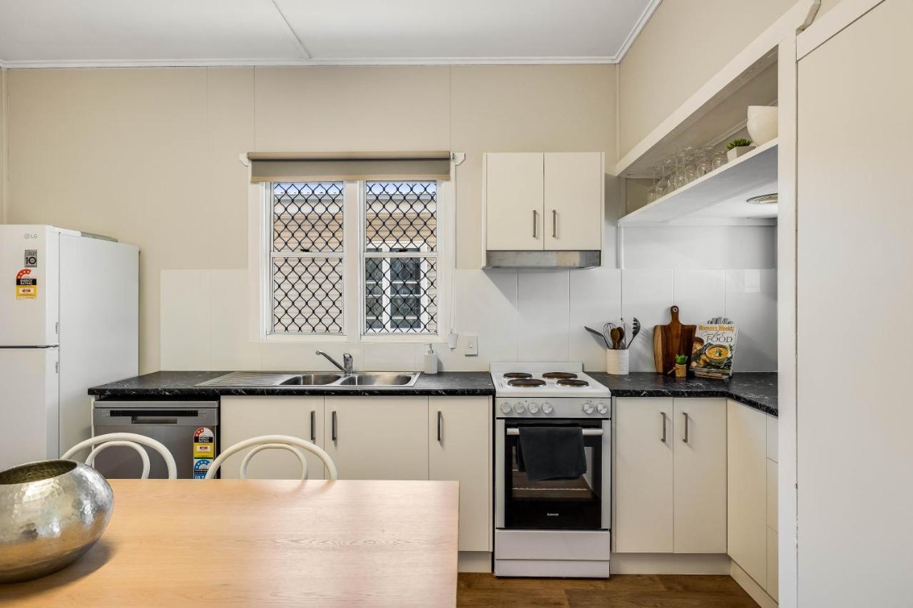 Cute & Cheerful! Close To Cbd & Gorgeous Parkland! Holiday home