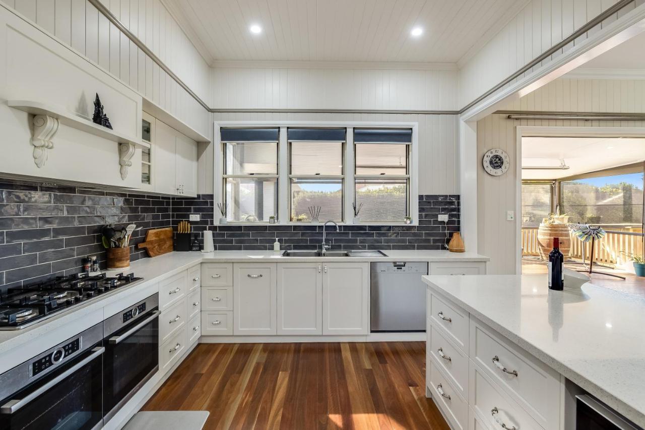 Elegant, Stunning & Central! East Side Gem! Holiday home