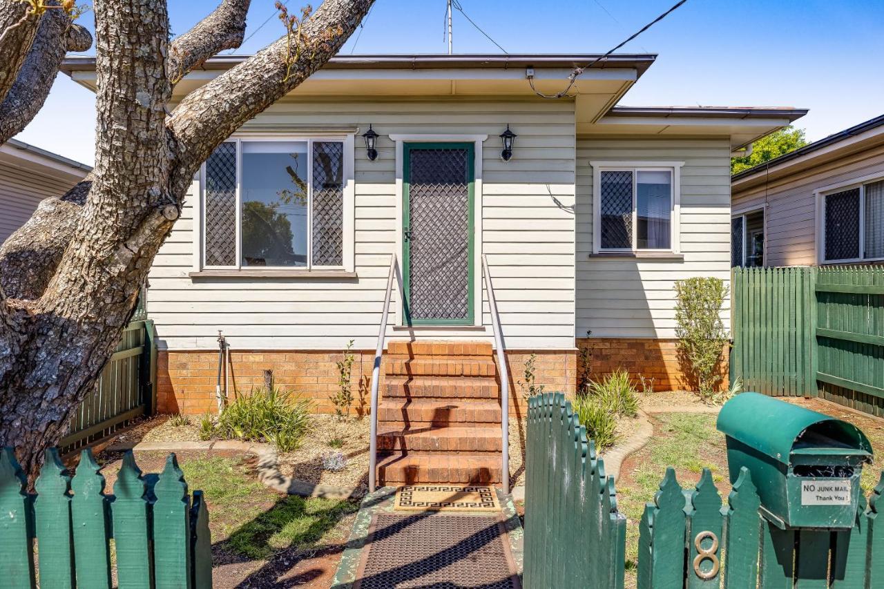 Holiday home Cute & Cheerful! Close To Cbd & Gorgeous Parkland! *