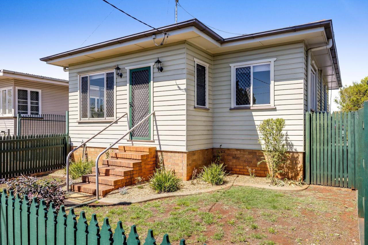 Cute & Cheerful! Close To Cbd & Gorgeous Parkland! Holiday home