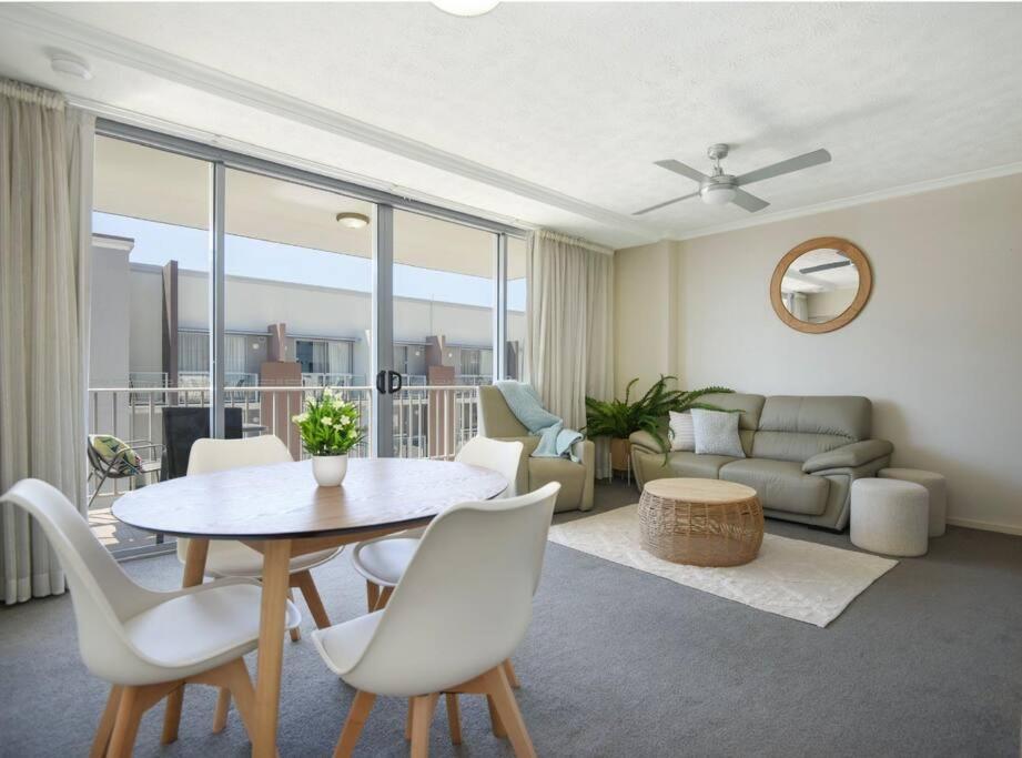 Apartment 1 Bedroom Inner City Unit 502 *