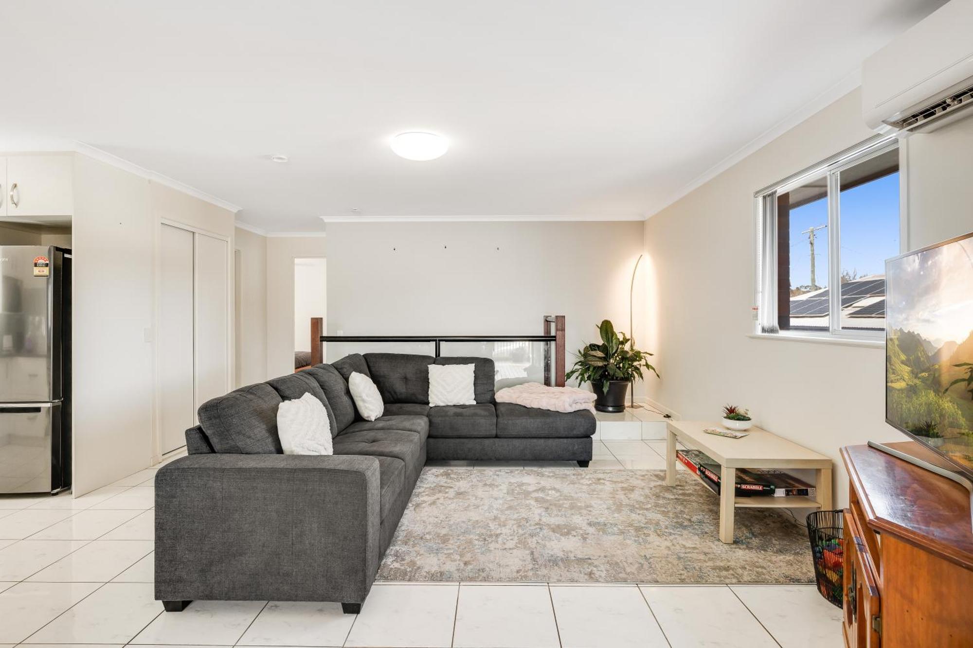 Apartment Perfect Cdb & Parkland Fringe! *