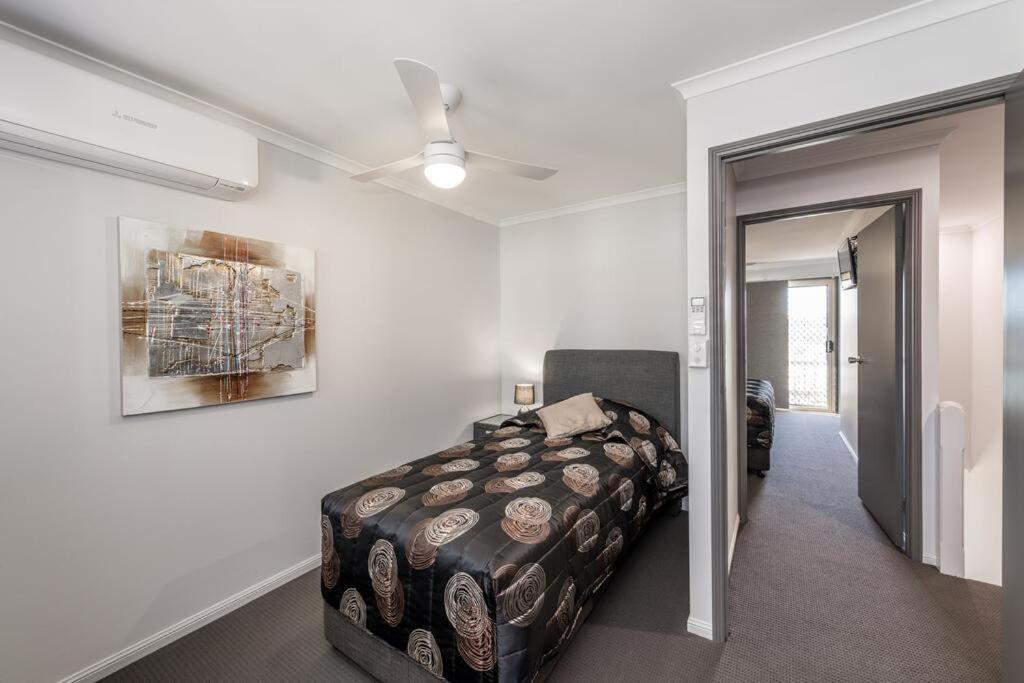 Athena Motel 4*
