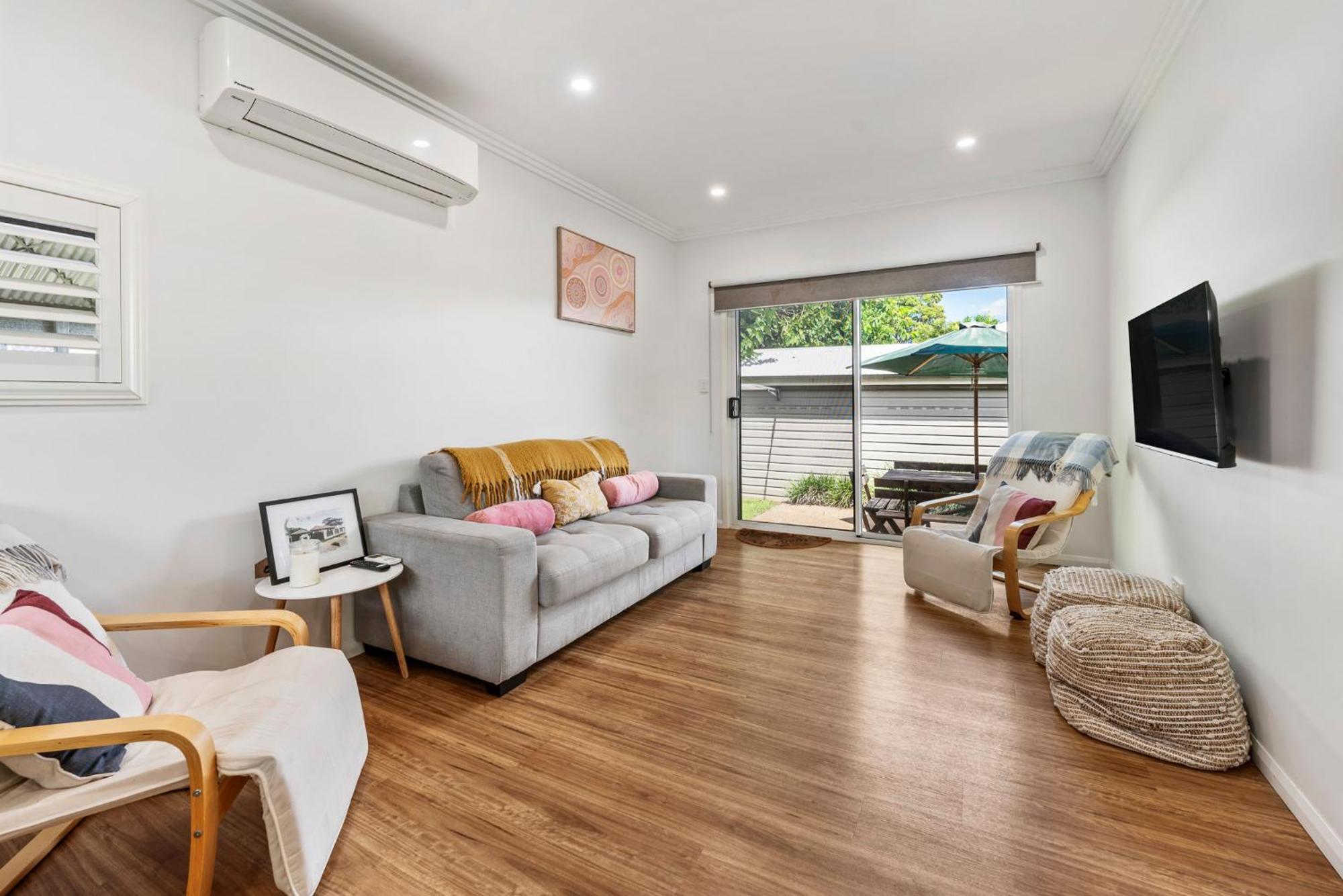 Boutique Living East Holiday home *