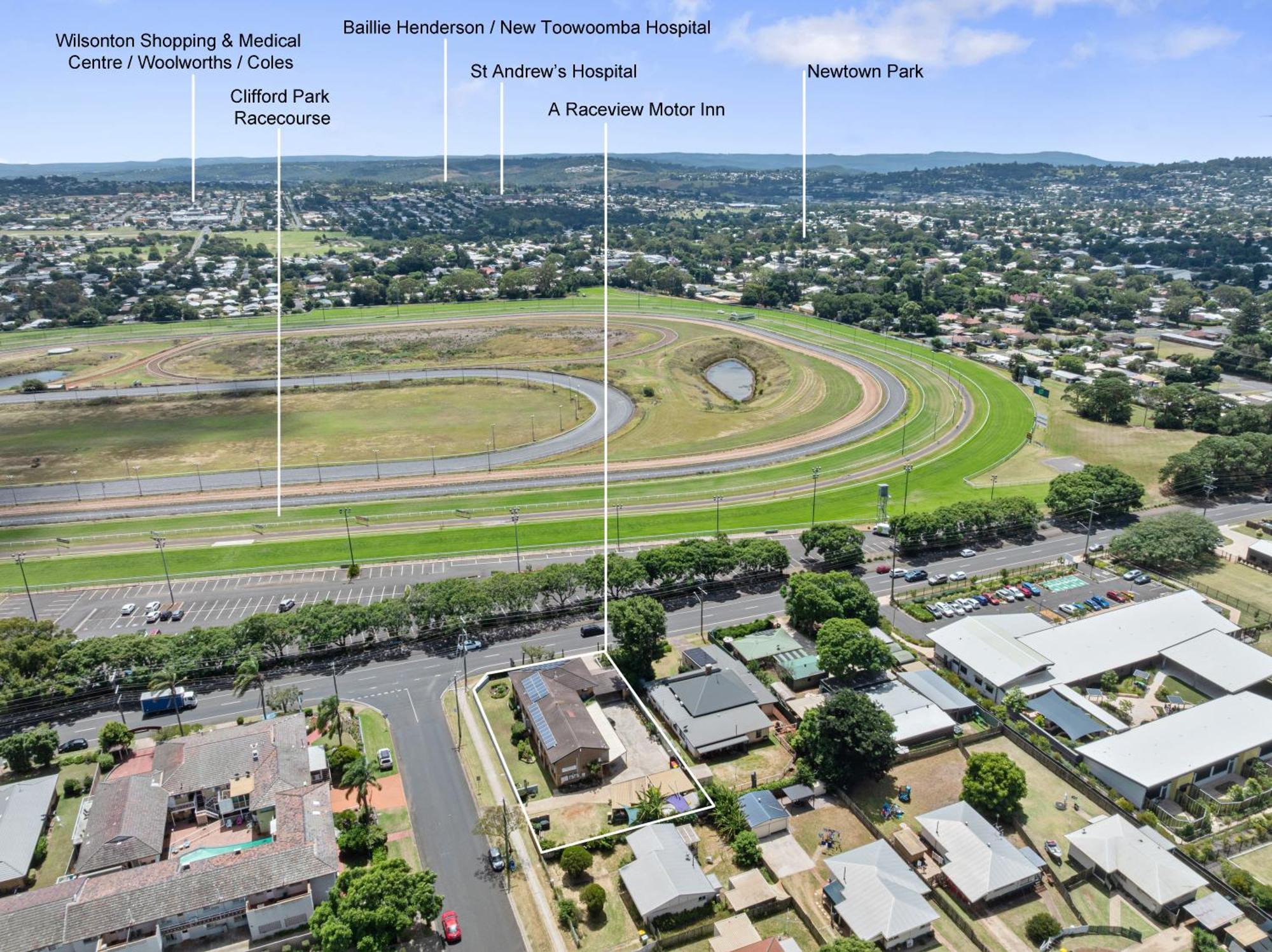 Raceview Motor Motel 3*