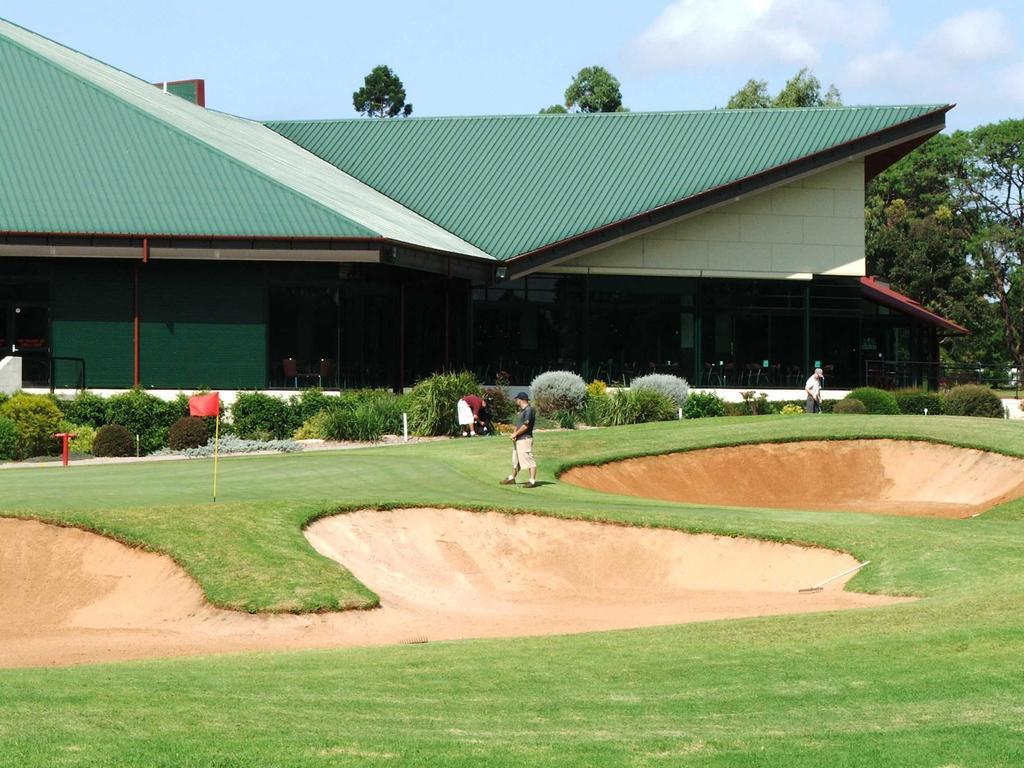 Golf Club 4*