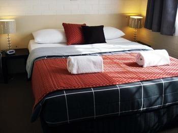 Raceview Motor Motel 3*