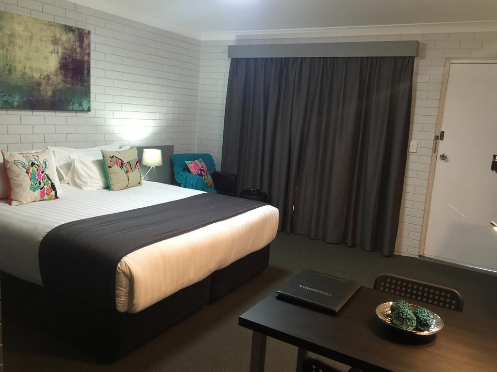 Motel Blue Violet Motor