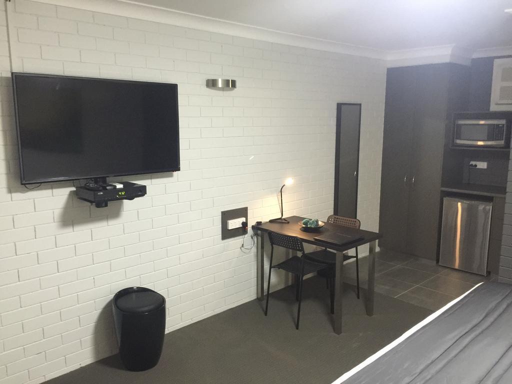 Blue Violet Motor 3* Toowoomba