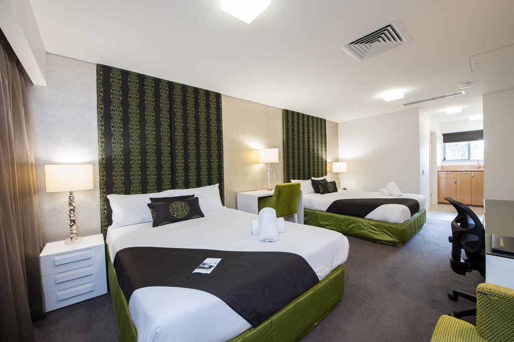 Golf Club Motel 4*
