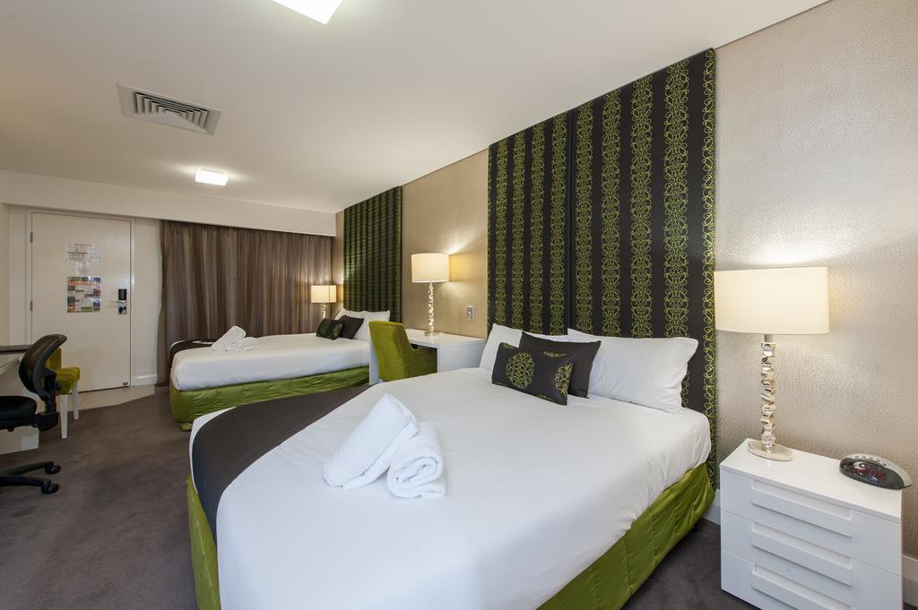 Golf Club Motel 4*