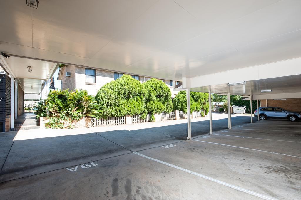 Jacaranda Place Motor