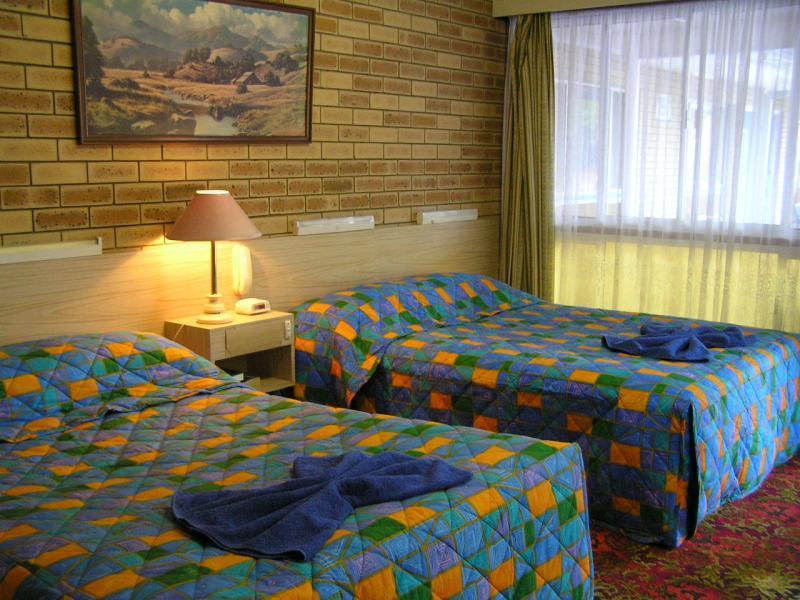 Motel Blue Violet Motor