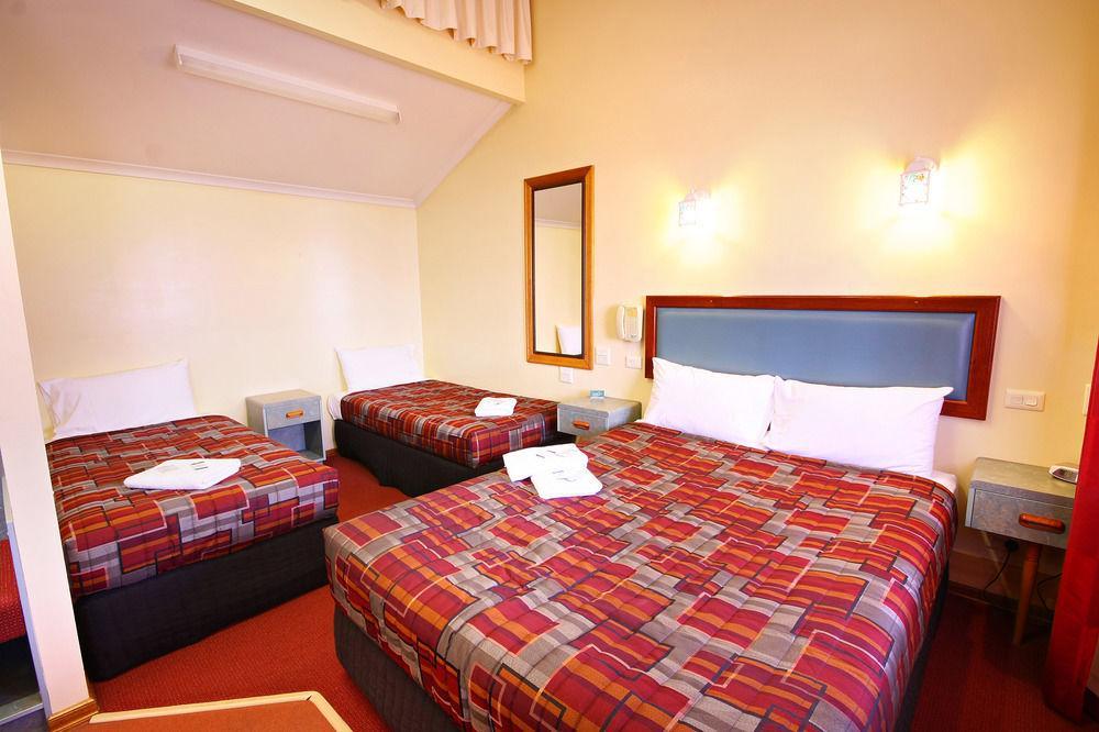 Downs Motel 3*