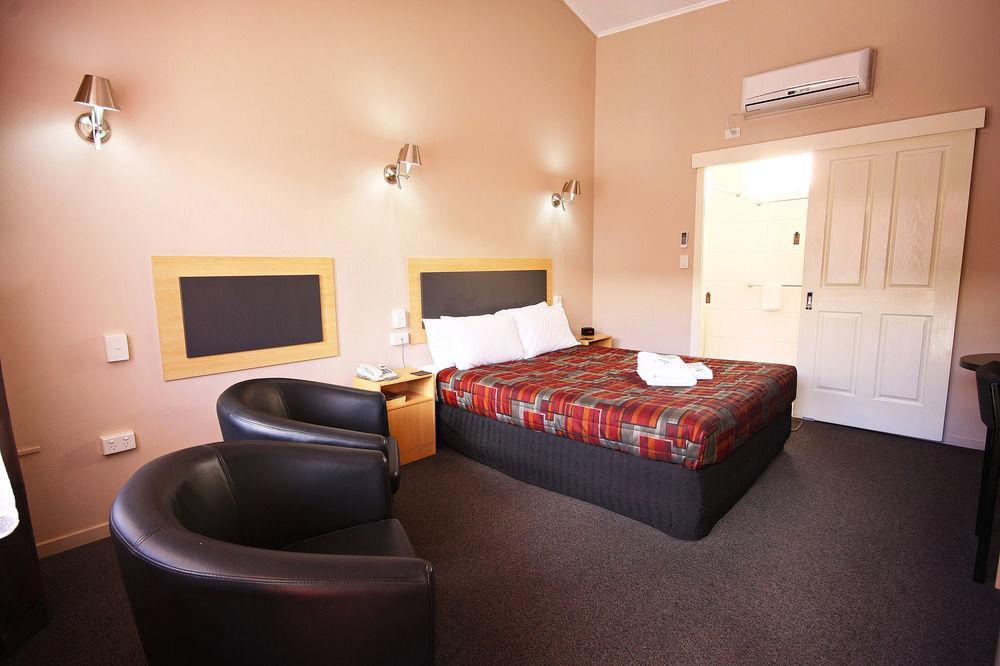 Downs Motel 3*