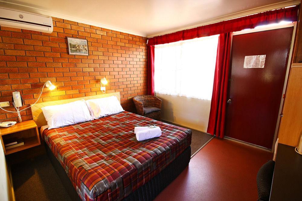 Downs Motel