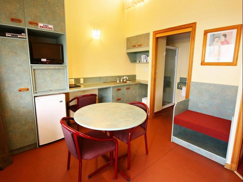 Downs Motel 3*