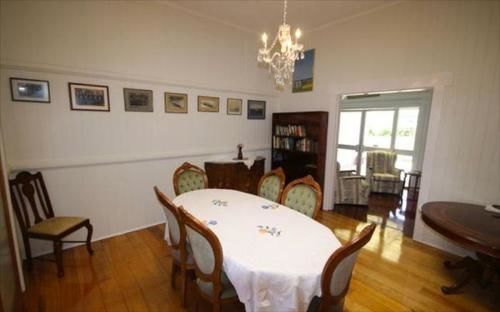 Acomodação com café da manhã  Glenellen 4*