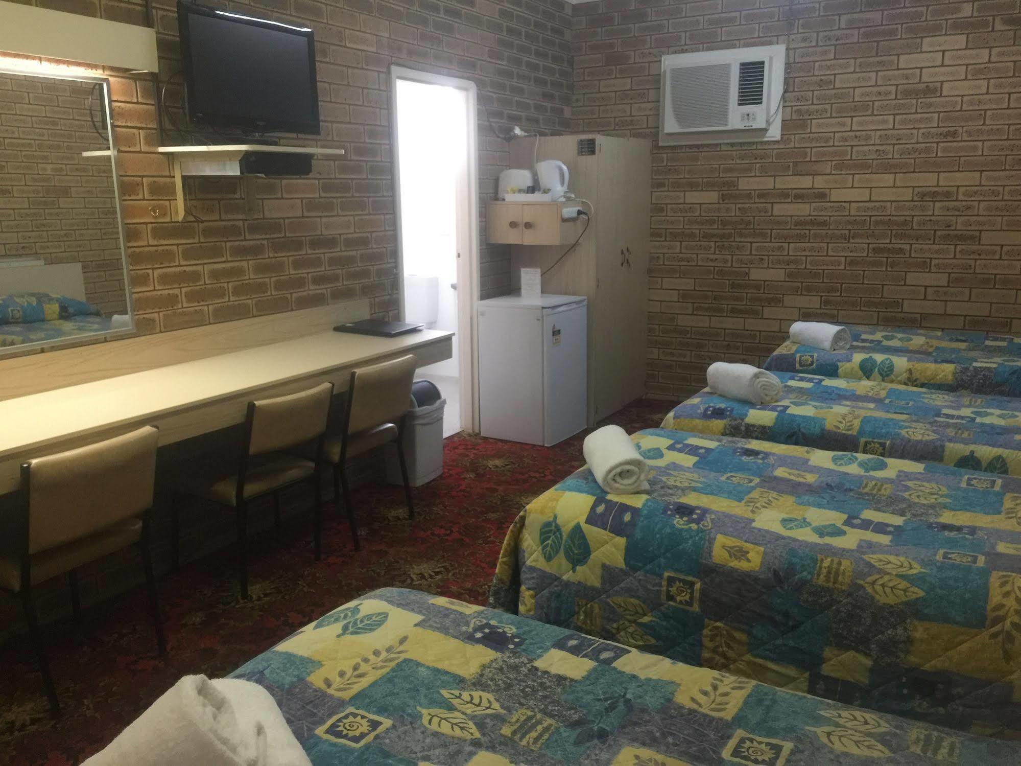 Blue Violet Motor Motel