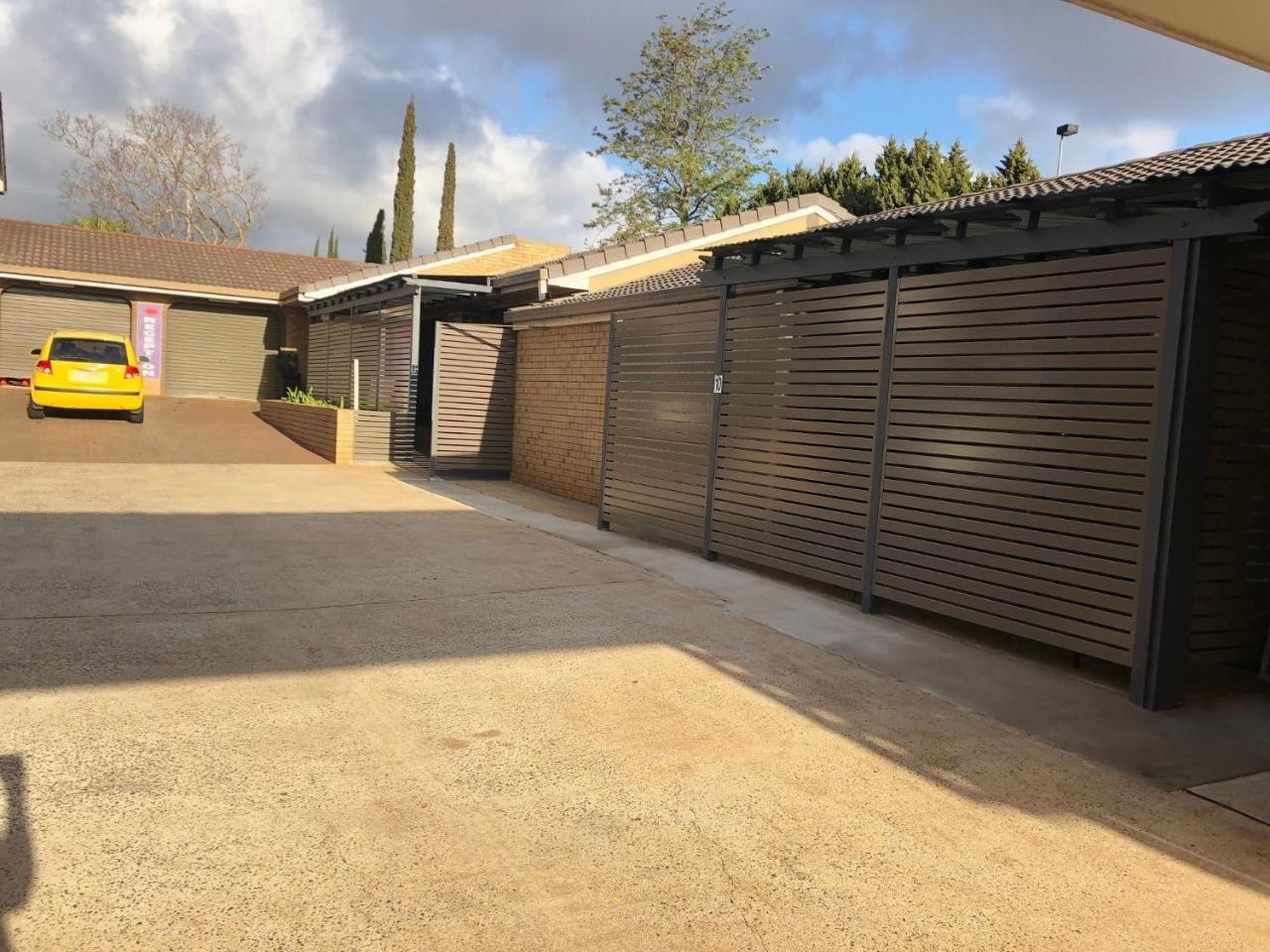 Jacaranda Place Motor
