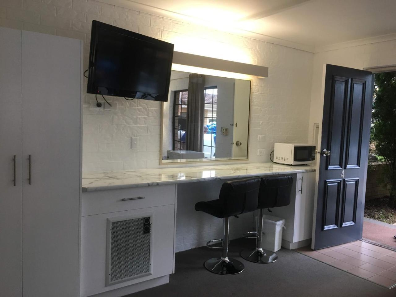 Jacaranda Place Motor Motel 3*