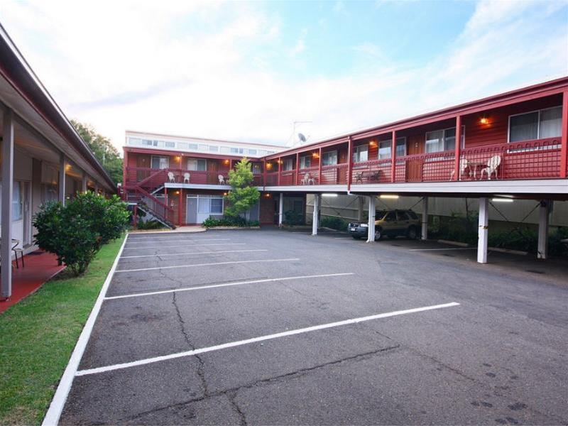 Motel Downs
