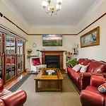 Bannockburn Cottage, East Toowoomba