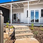 Bluestone Cottages - The Villa
