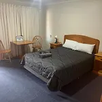 Asters On James Motor Inn