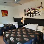 Flying Spur Motel