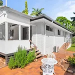 Maple Cottage - Perfect Eastside Location
