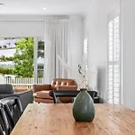 Hestia Villa - Luxury Retreat Near Cbd And Grammar