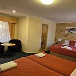 Cotswold Motor Inn