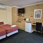 Cotswold Motor Inn