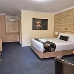 Cotswold Motor Inn