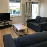 Eton Cottage - Central Boutique Stay