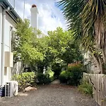 Eton Cottage - Central Boutique Stay
