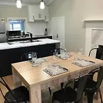 Eton Cottage - Central Boutique Stay