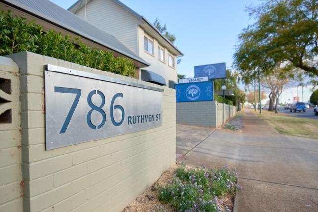 Motel Ruthven Street Motor 3*