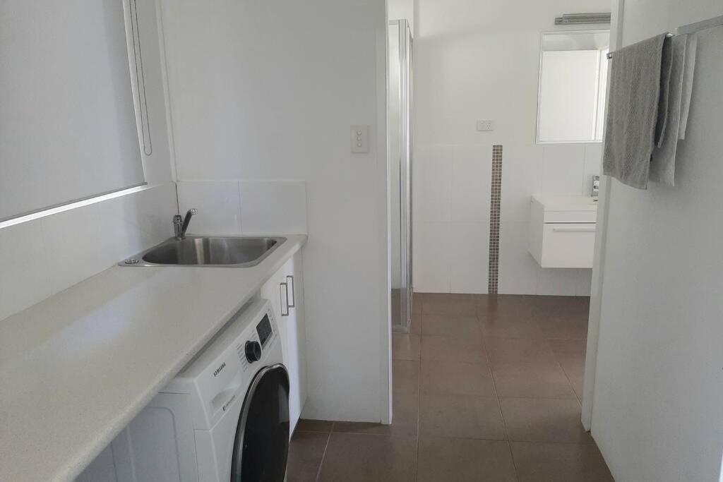 Tourist Road - 2 Bedroom Unit - East * Toowoomba