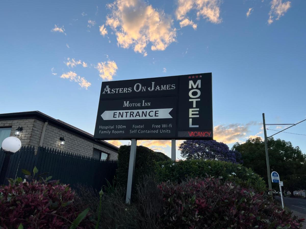 Asters On Motor Motel Toowoomba