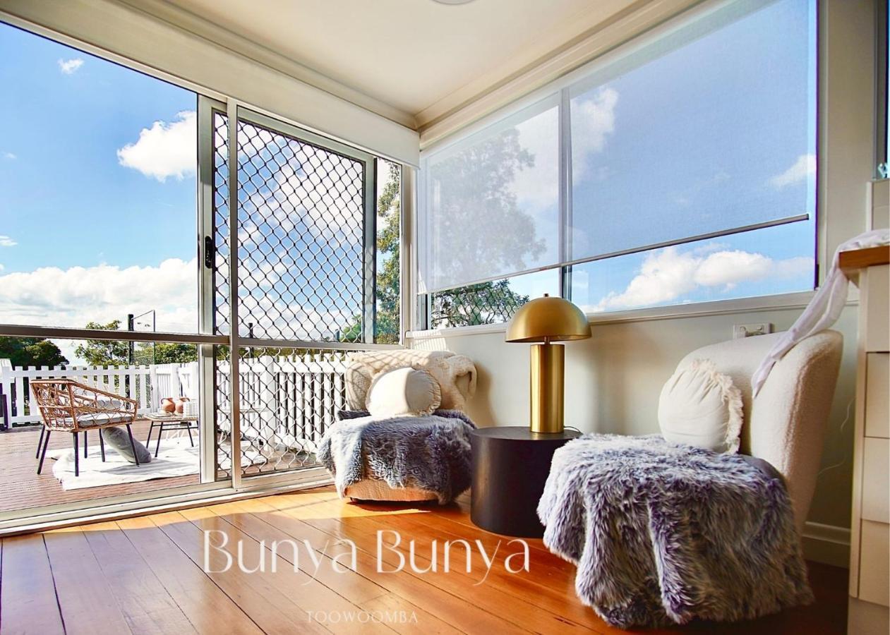 Bunya Bunya Luxury Estate Set Over 2 Acres With Tennis Court *