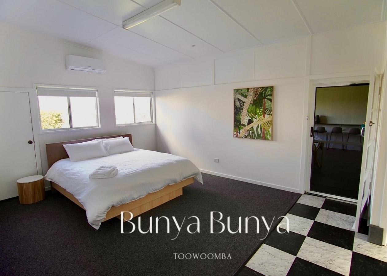 Bunya Bunya Luxury Estate Set Over 2 Acres With Tennis Court * Toowoomba