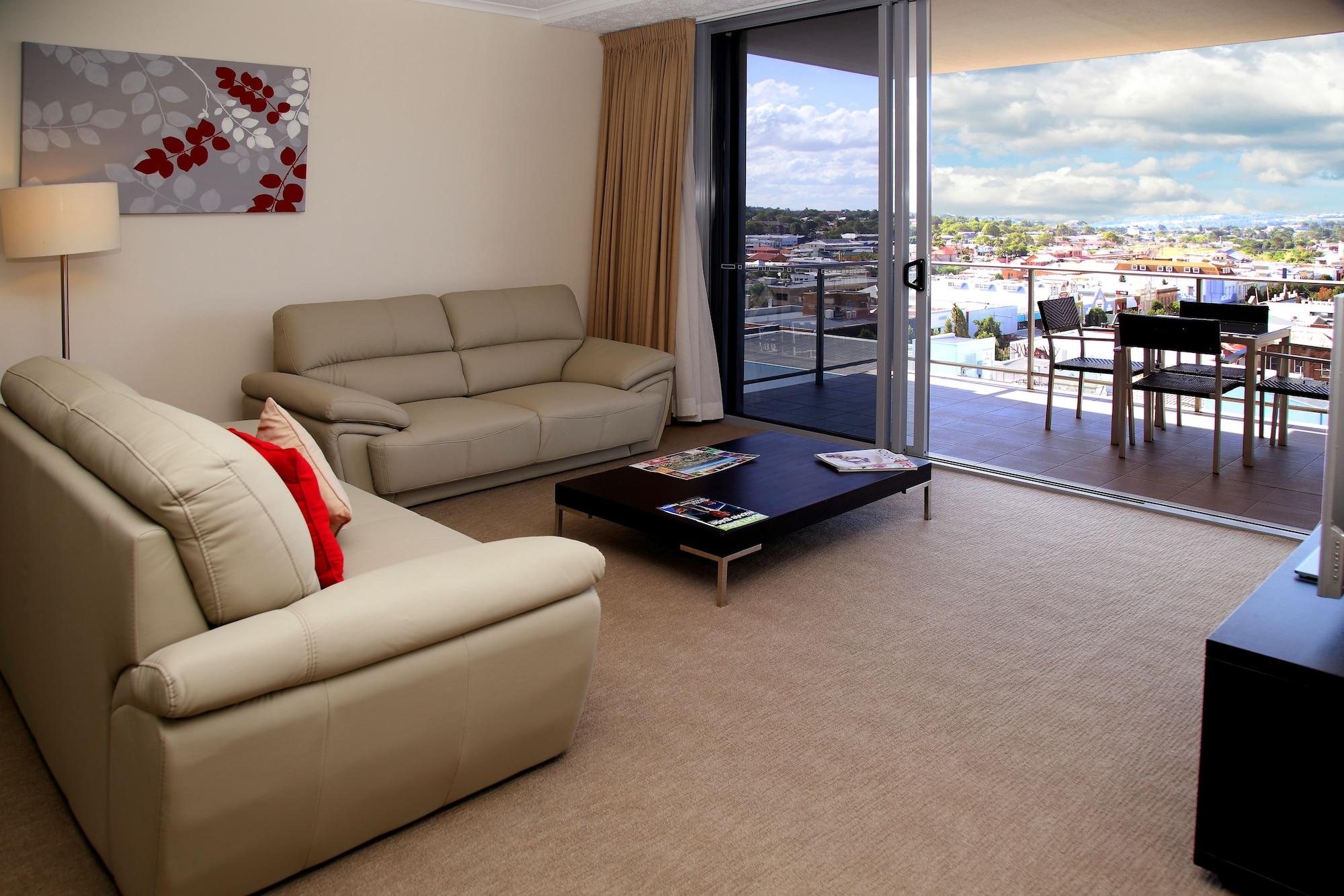 Aparthotel Plaza Official 4*